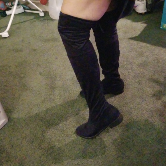 Boots - Picture 3 of 3